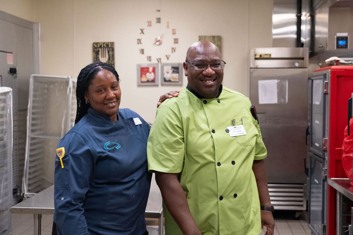How Oak Grove’s Dietary Team Benefits the Lives of Residents